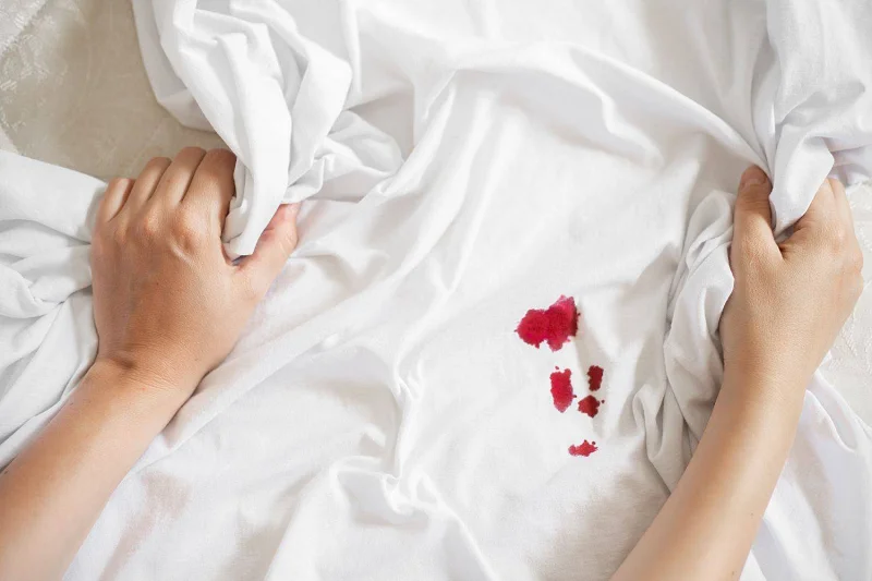 Vì sao lại bị tràn băng vệ sinh? Tìm hiểu ngay!